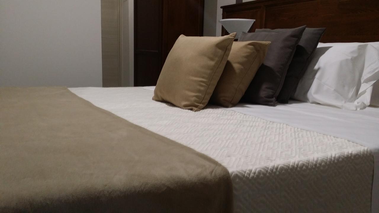 Deluxe Single Room with Balcony,536136492:JPEG